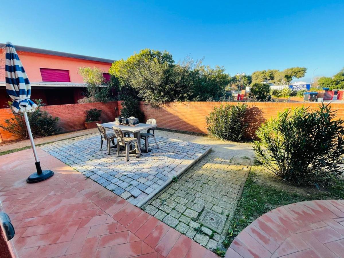 Regina Del Mare Holiday Apartments Tirrenia Buitenkant foto
