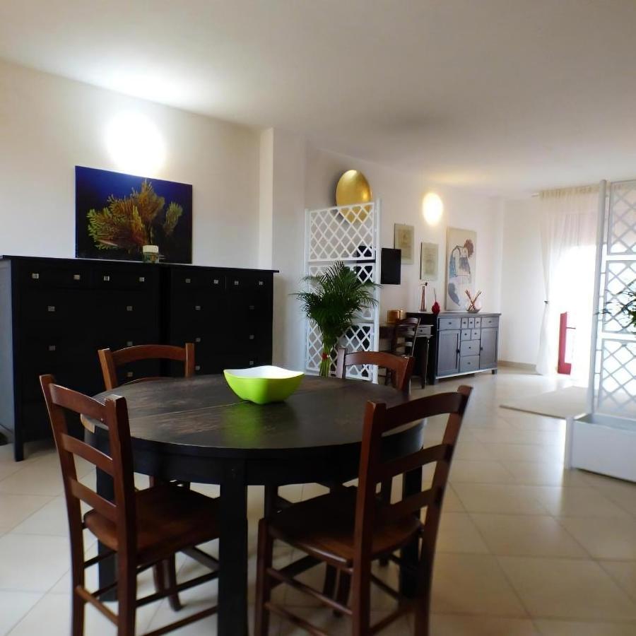 Regina Del Mare Holiday Apartments Tirrenia Buitenkant foto