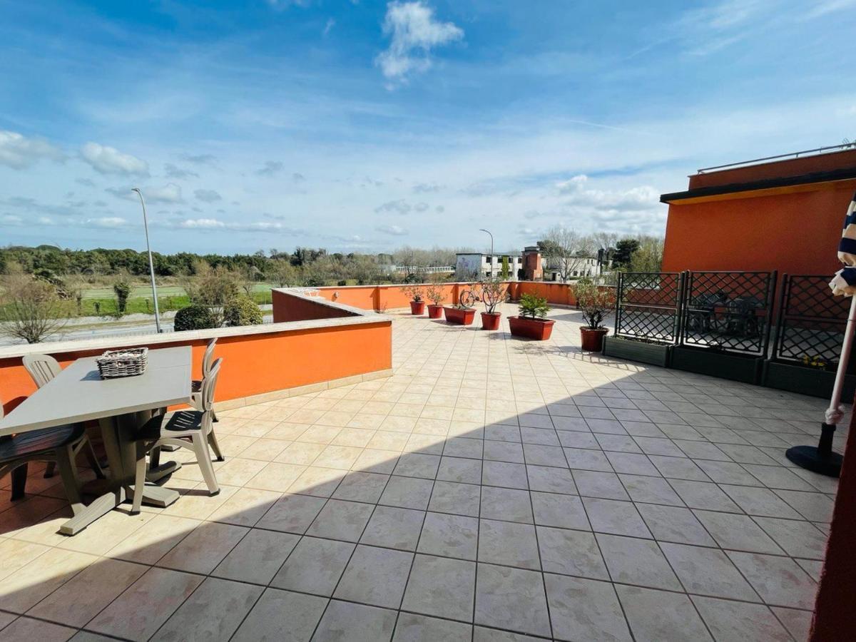 Regina Del Mare Holiday Apartments Tirrenia Buitenkant foto